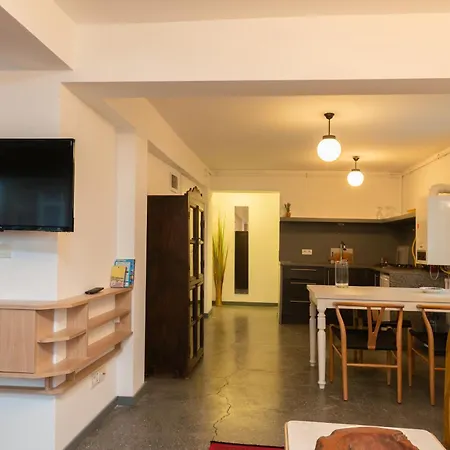 מלון דירות Mayer Tatarbey 3*